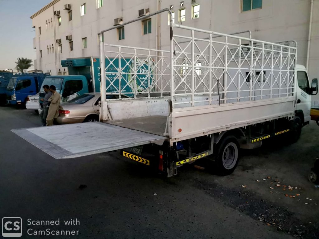 Commercial pickup truck rental in Dubai 1 ton truck for construction and warehouse transport