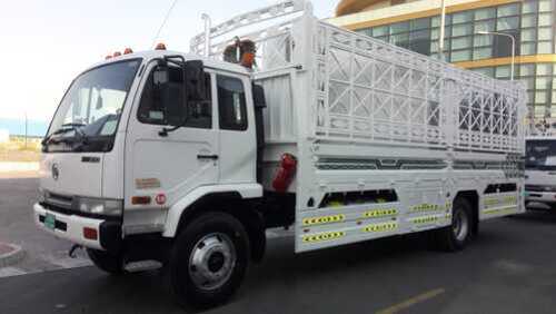 Intercity pickup truck rental service in UAE for moving goods between Dubai and other Emirates